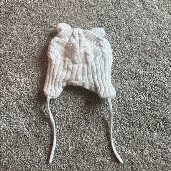 Warm winter hat Cream cable Knit Bear Ear Hat with Ear Flaps H&M Size 6-9 months - Picture 7 of 7